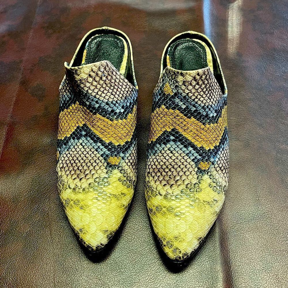 STEVEN New York Deandra snake skin slip on mules, size 6.5